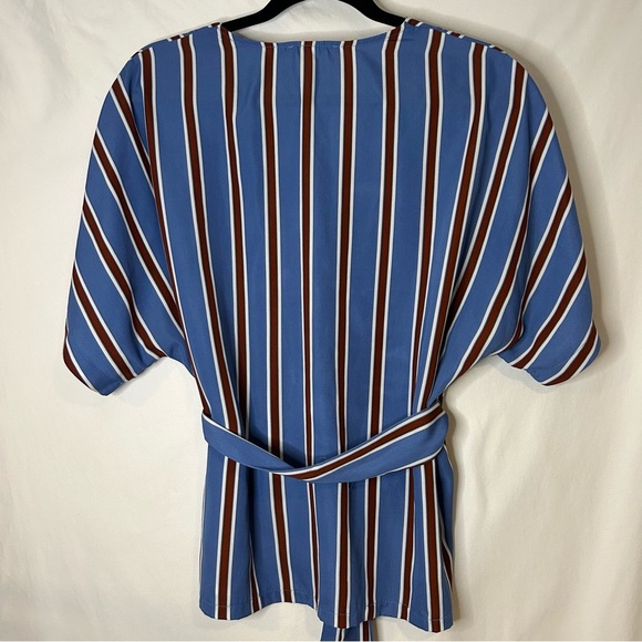 Lush Blue White and Burgundy Blouse - Picture 4 of 6